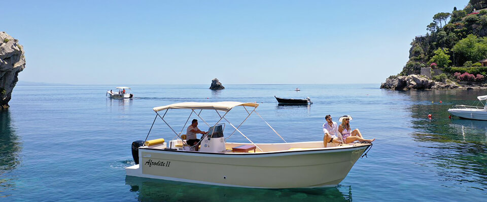 private-boat-tour-taormina