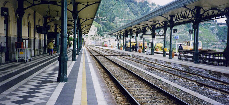 How to get to Taormina by train How to get to Taormina by train